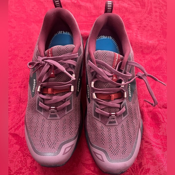Women’s Brooks Cascadia 15 Sneakers Size 8.5B - Picture 1 of 7